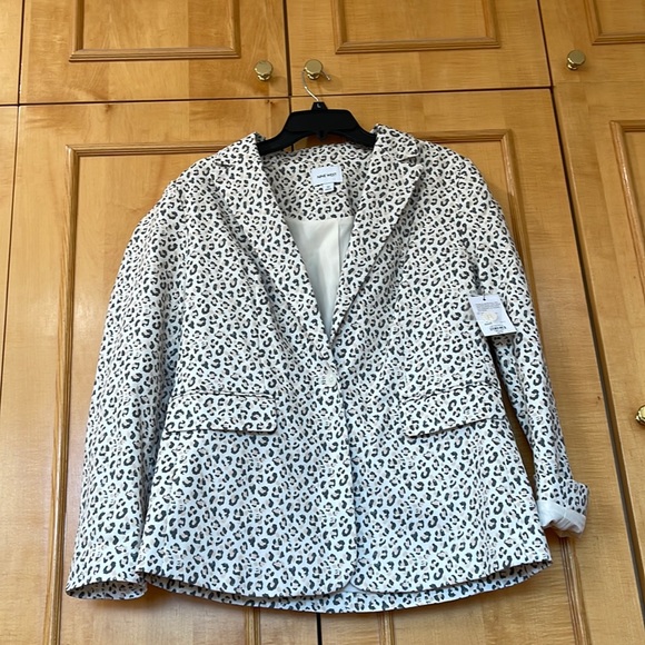 Nine West Jackets & Blazers - New Size 10 Nine West 100% cotton and fully lined light leopard print blazer🍀🍀